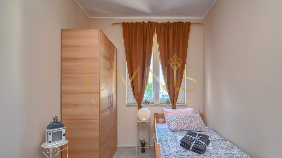 Istra, Loborika - prodaja kuće u nizu, 150m2, bazen!